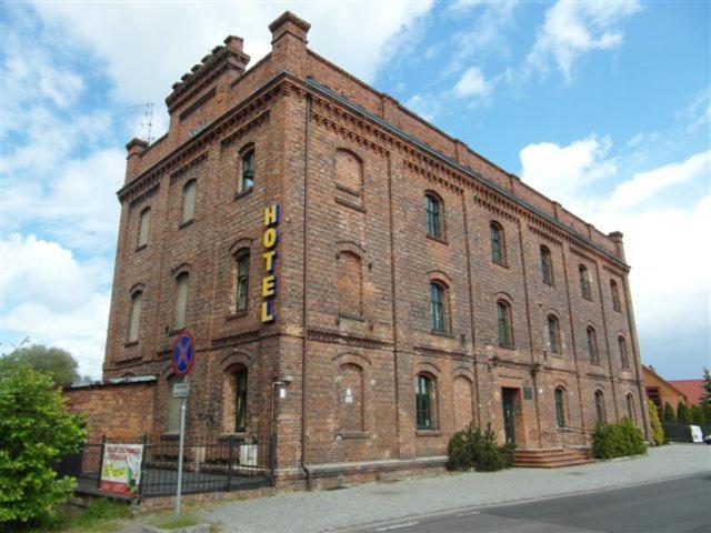 Hotel Maly Mlyn Stargard Szczeciński Exteriör bild